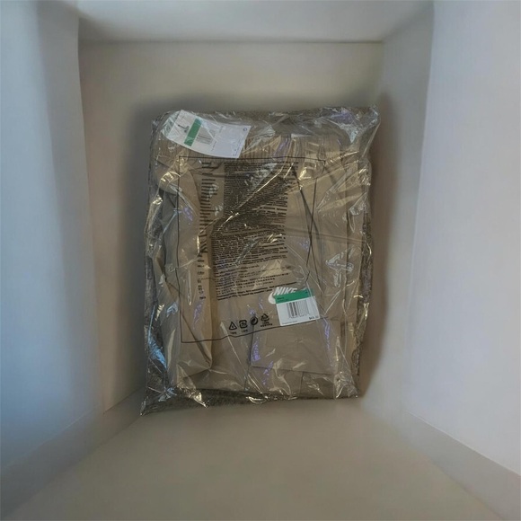 Nike Sportswear Club Men's Utility Cargo Shorts - Khaki/Tan - XL - NWT - Picture 4 of 6